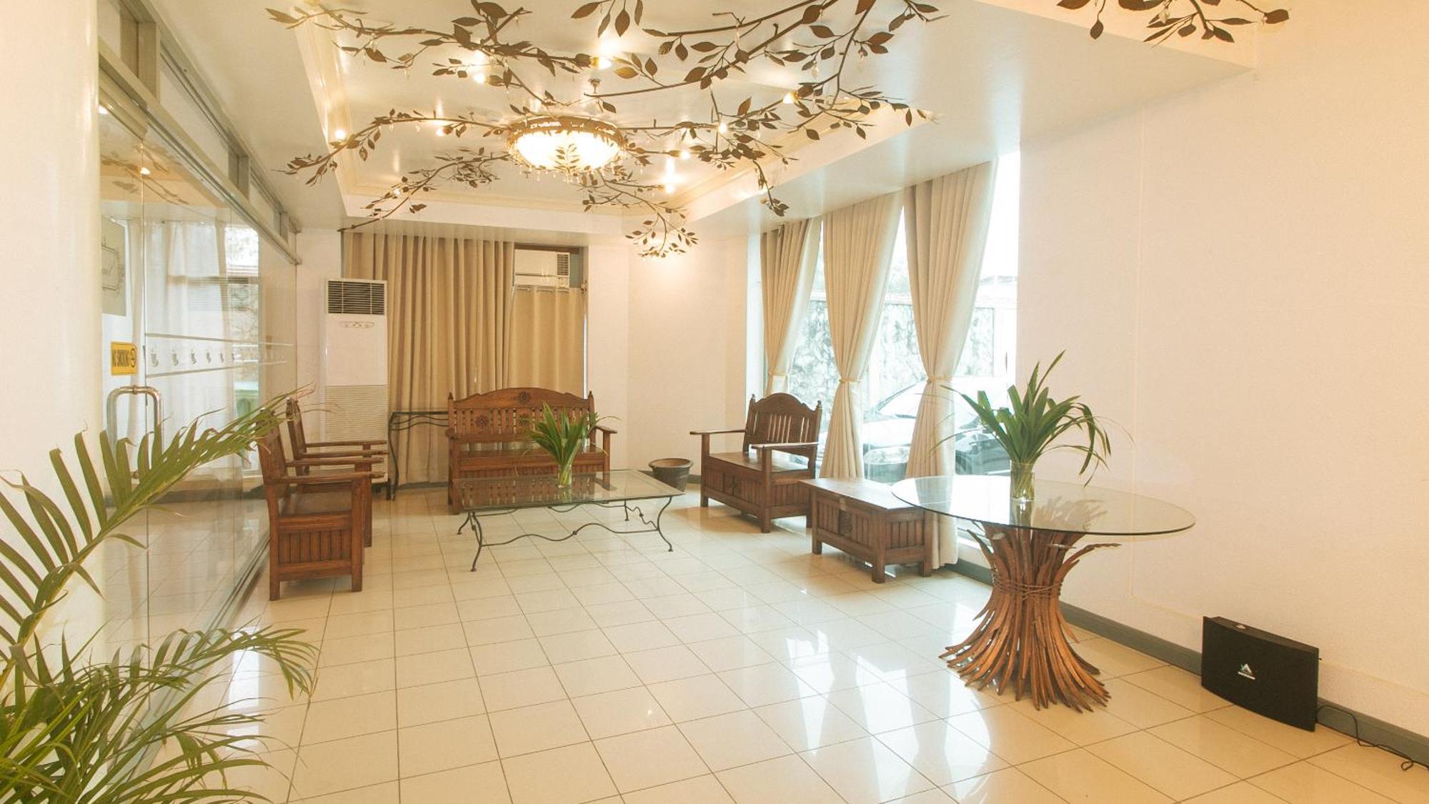Royal Am Rei Hotel By Reddoorz Bacolod Buitenkant foto