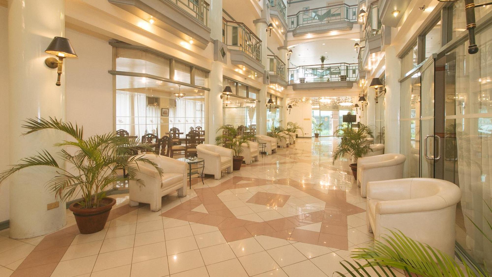 Royal Am Rei Hotel By Reddoorz Bacolod Buitenkant foto