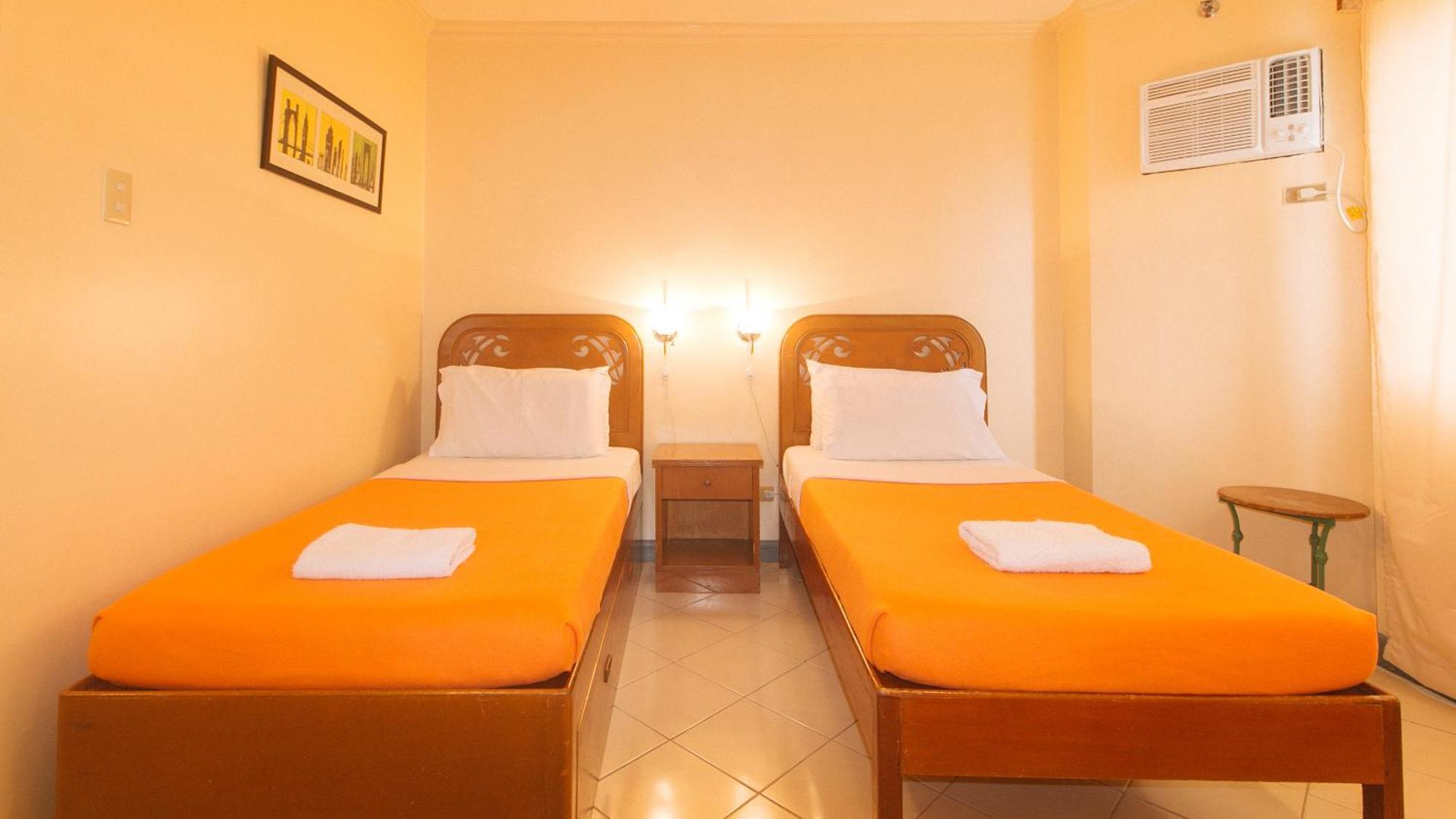 Royal Am Rei Hotel By Reddoorz Bacolod Buitenkant foto