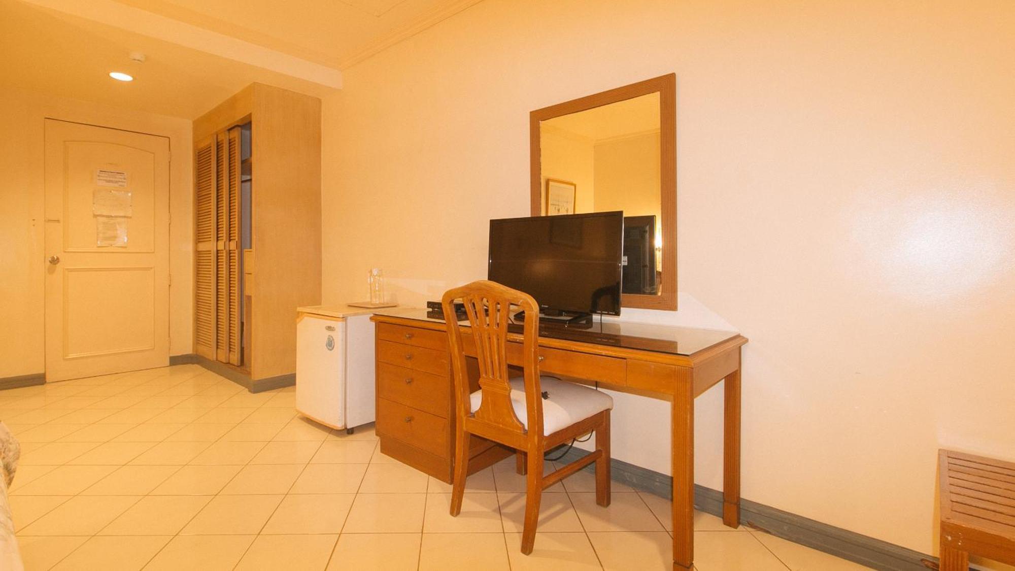 Royal Am Rei Hotel By Reddoorz Bacolod Buitenkant foto