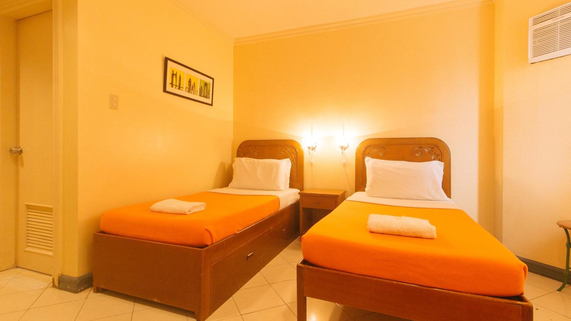 Royal Am Rei Hotel By Reddoorz Bacolod Buitenkant foto