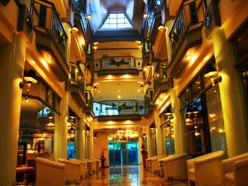Royal Am Rei Hotel By Reddoorz Bacolod Buitenkant foto
